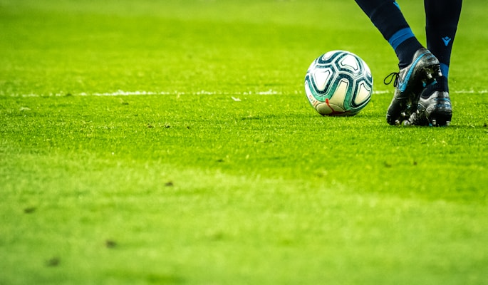 Premier League tactical analysis showing team formations